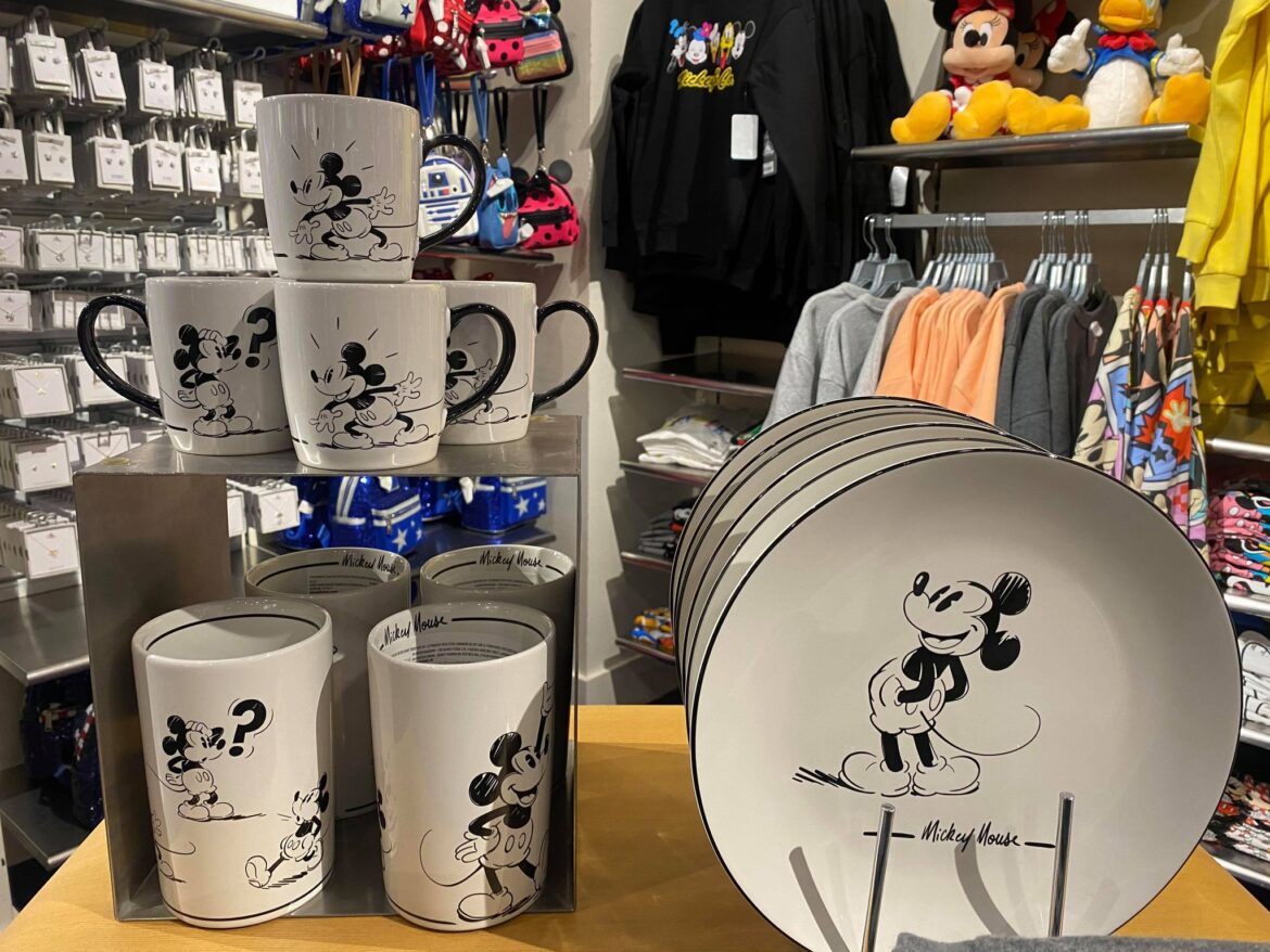 Gorgeous New Mickey Dishes Now Available From The Disney Store