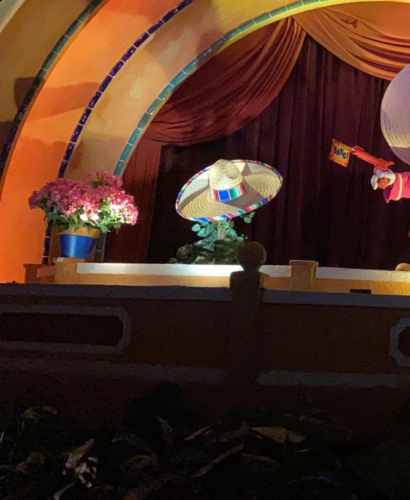 donald duck replaced by a plant in the gran fiesta tour