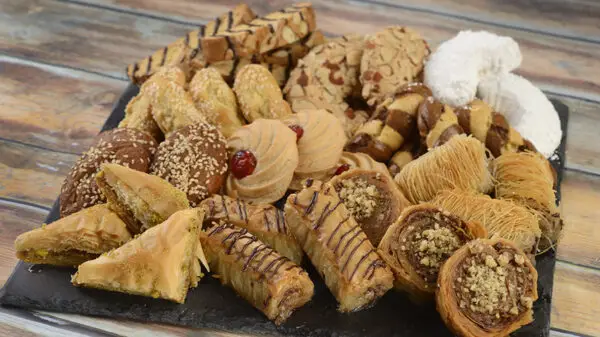 spice road table moroccan sweets