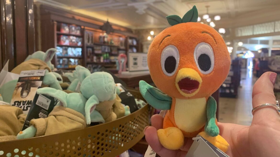 New Orange Bird Shoulder Pet Has Flown Into Walt Disney World