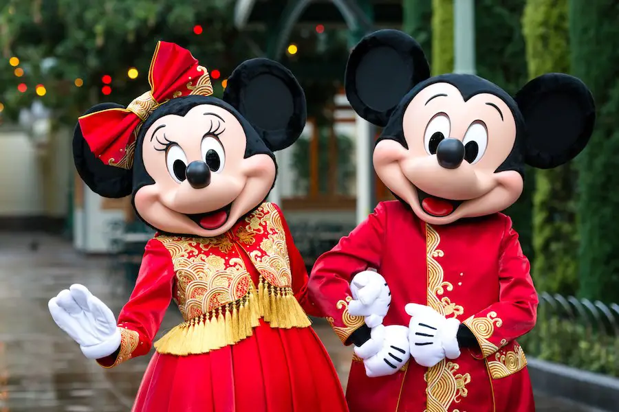 Disney considers eliminating monthly payments for Disneyland annual passes