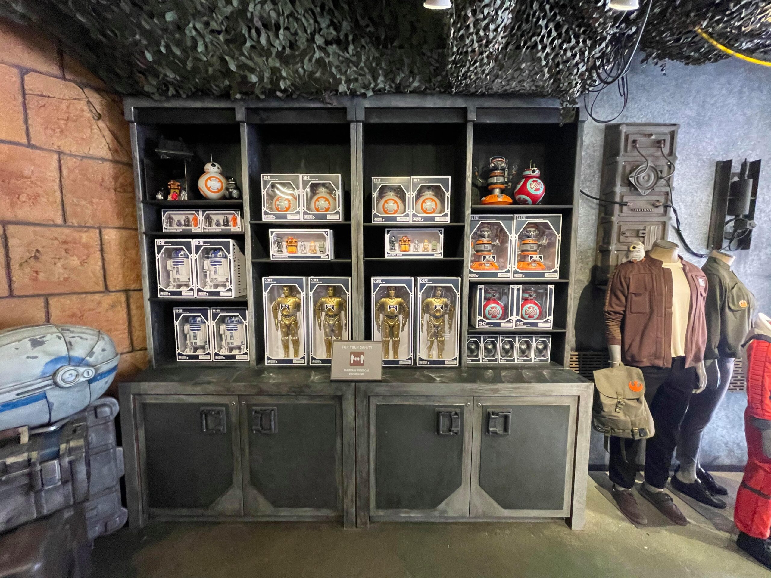 Star Wars Trading Post Passholder Preview now blasting off in Downtown Disney