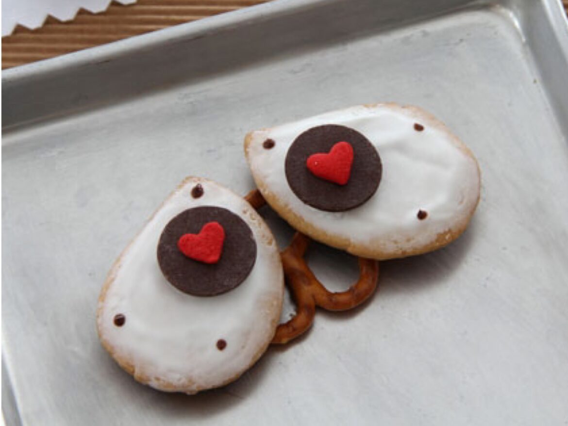 Sweet Wall-E Cookies To Share With Your Valentine!
