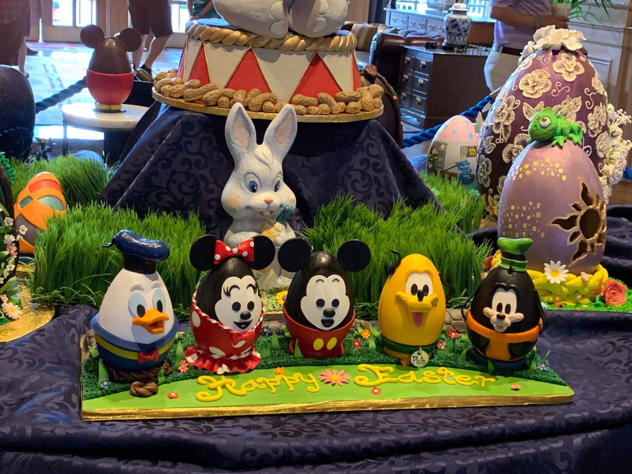 Disney World Resort Easter Egg displays are returning!
