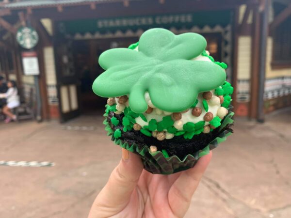 st. patrick's day cupcake