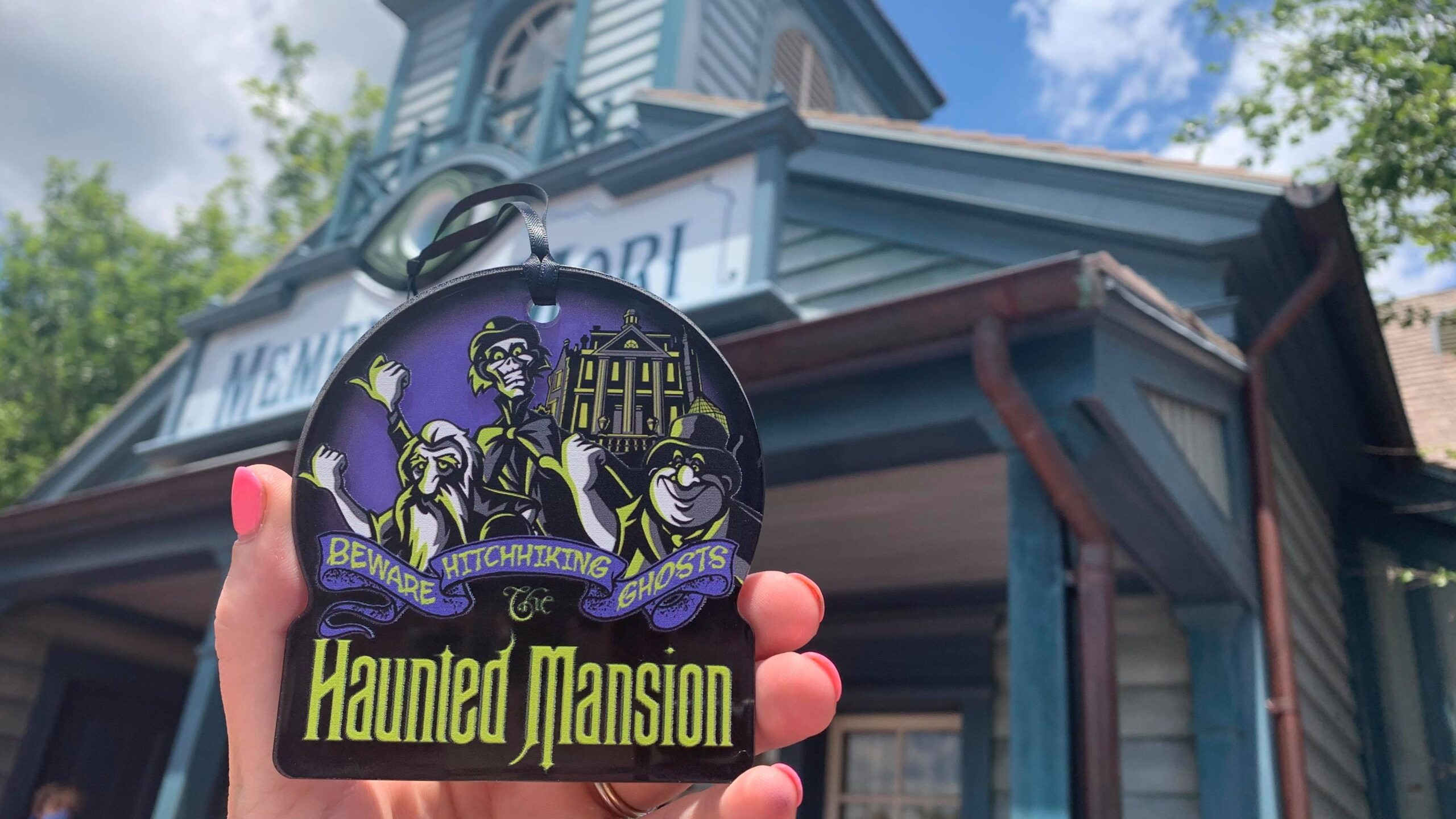 New Haunted Mansion Ornament Lurking At Magic Kingdom