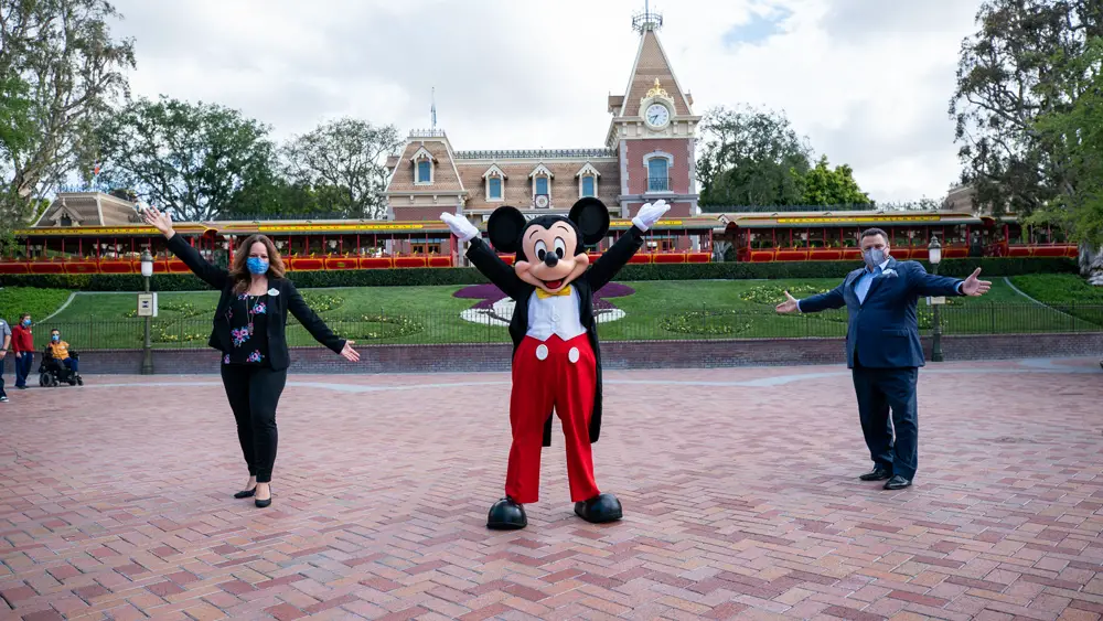 Disneyland Cast Celebrate the reopening of Disneyland