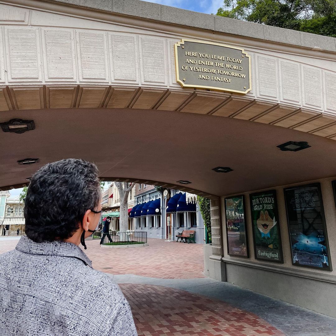 DL President Ken Potrock hints Disneyland AP Program will be returning in 2021