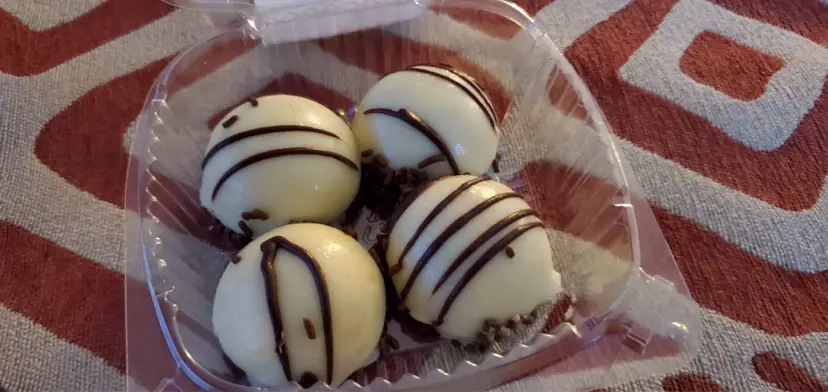 Learn How To Make Some Zebra Domes At Home!