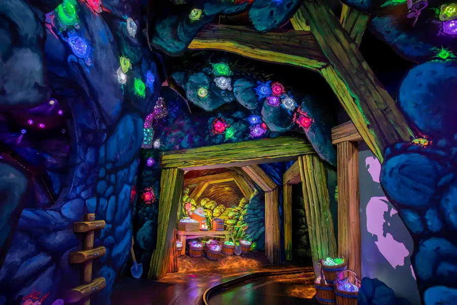 Video: Ride the all-new Snow White's Enchanted Wish