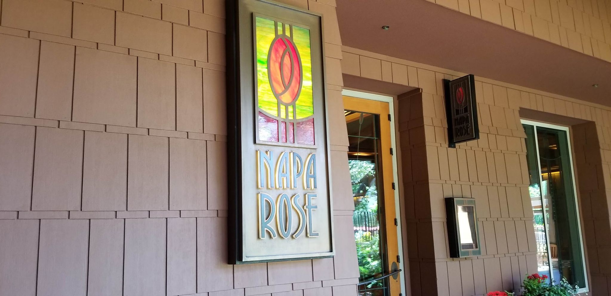 restaurants reopening in Disneyland