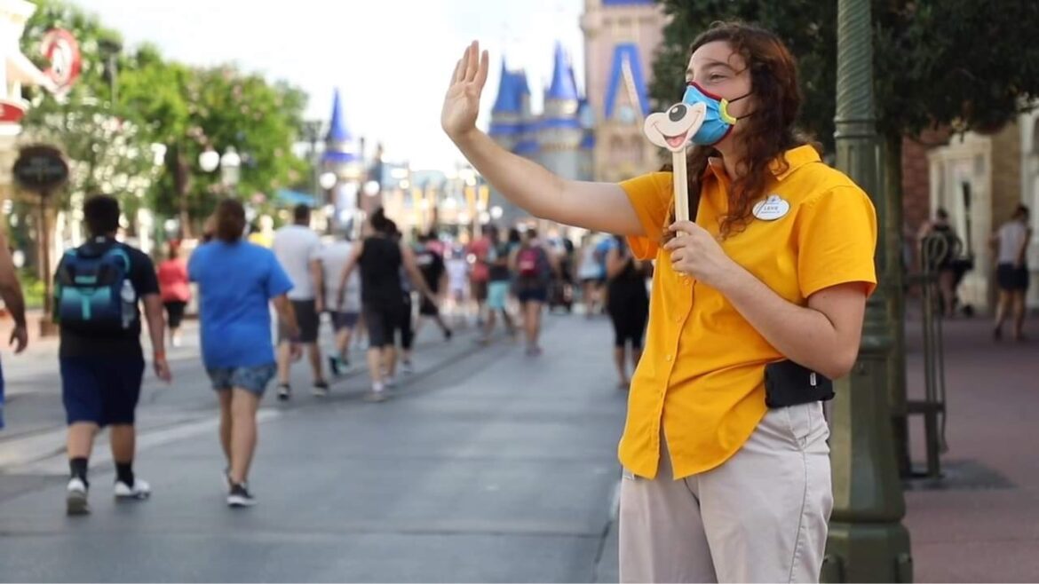Disney World Cast Members still required to wear Face Masks Outdoors