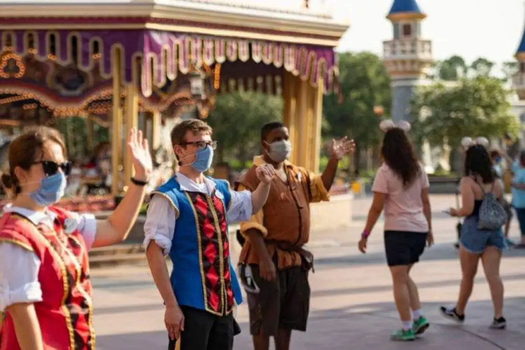 Disney World Cast Members still required to wear Face Masks Outdoors