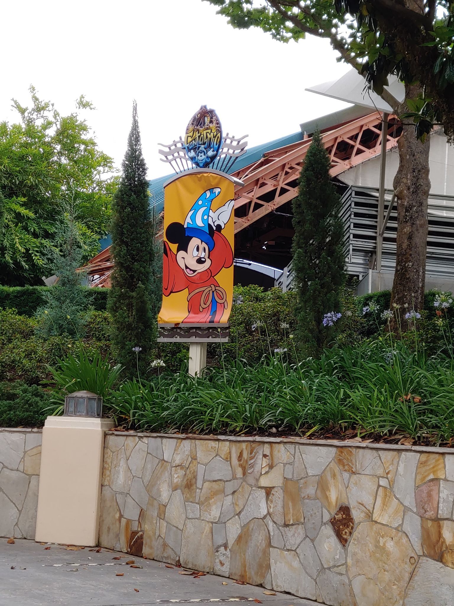 New Fantasmic Banners Up in Hollywood Studios