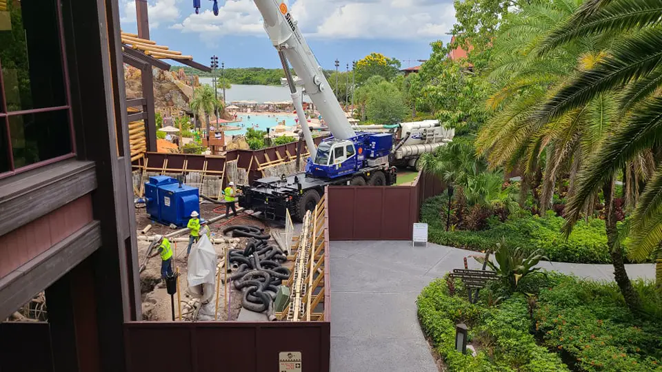 polynesian resort monorail playset