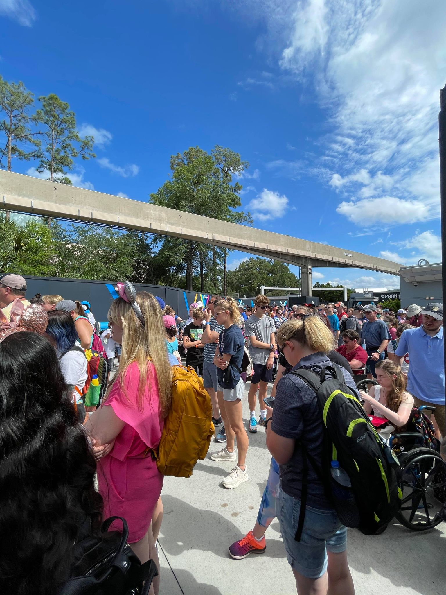 Crowds line up as Rope Drop returns to Epcot | Chip and Company