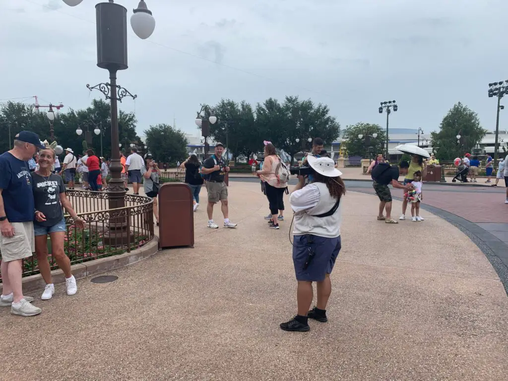 Disney Cast Members can once again use guests phones for photos