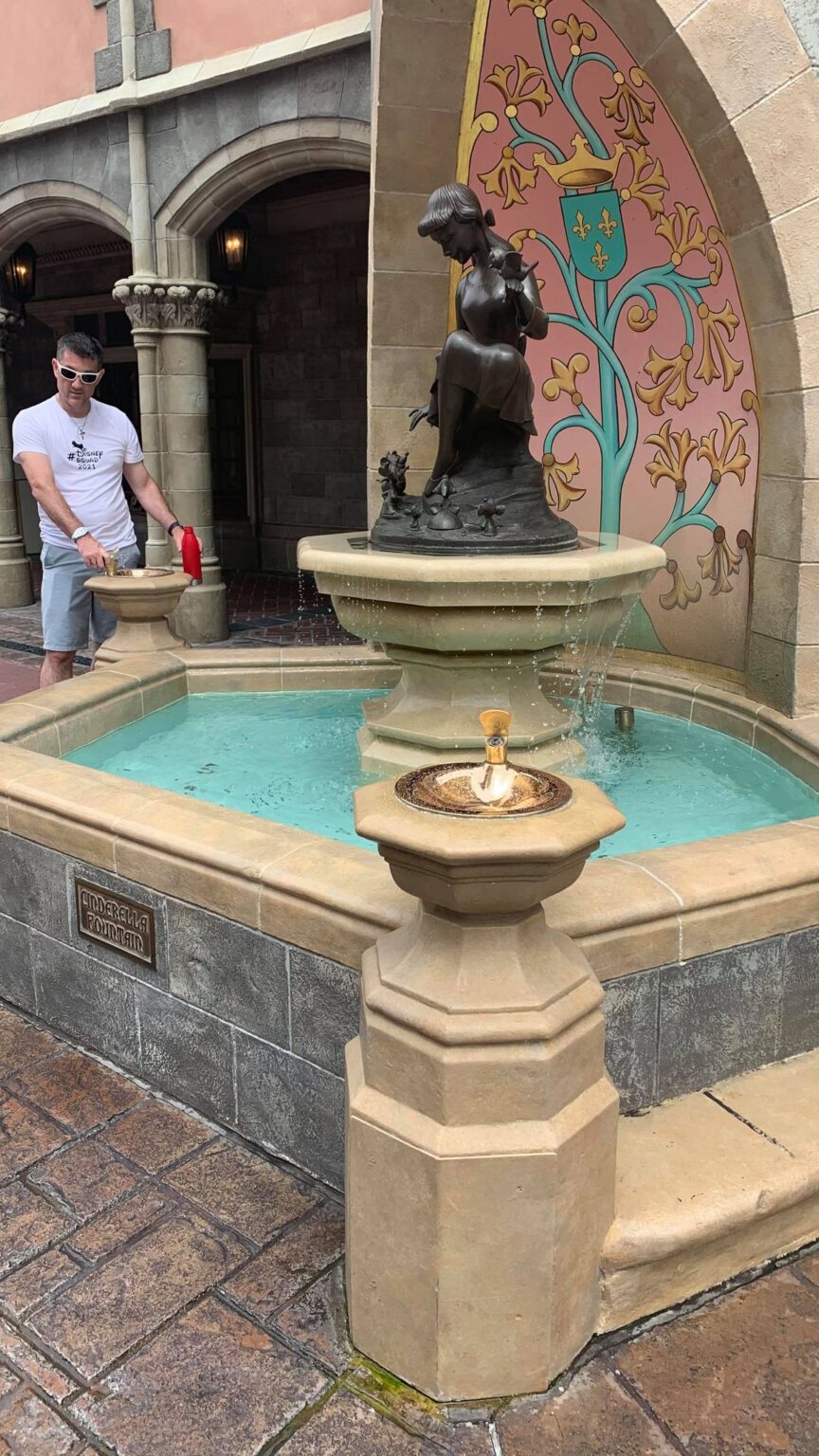 Water fountains are back in operation at Walt Disney World! Chip and