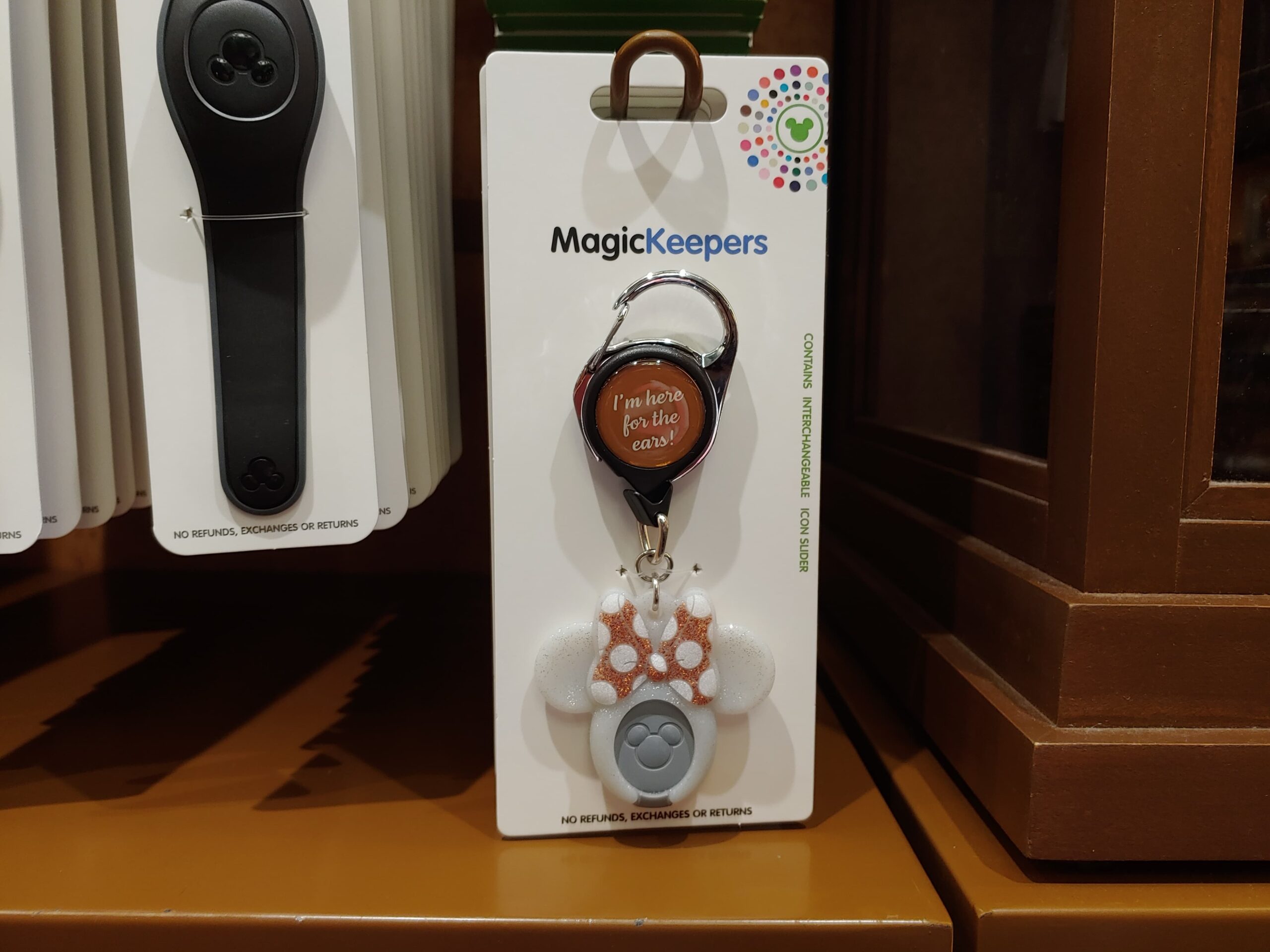 MagicKeepers! The New Retractable MagicBand Holders