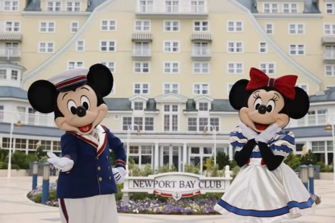 Mickey & Minnie receive new nautical outfits at Disneyland Paris