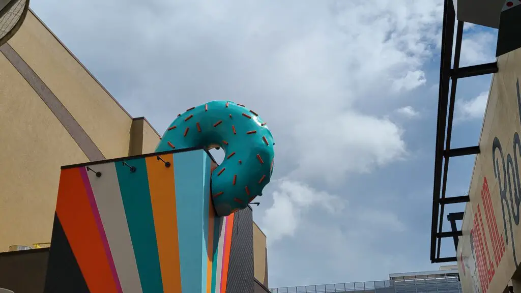 Everglazed Donut has a new Giant Donut Decoration