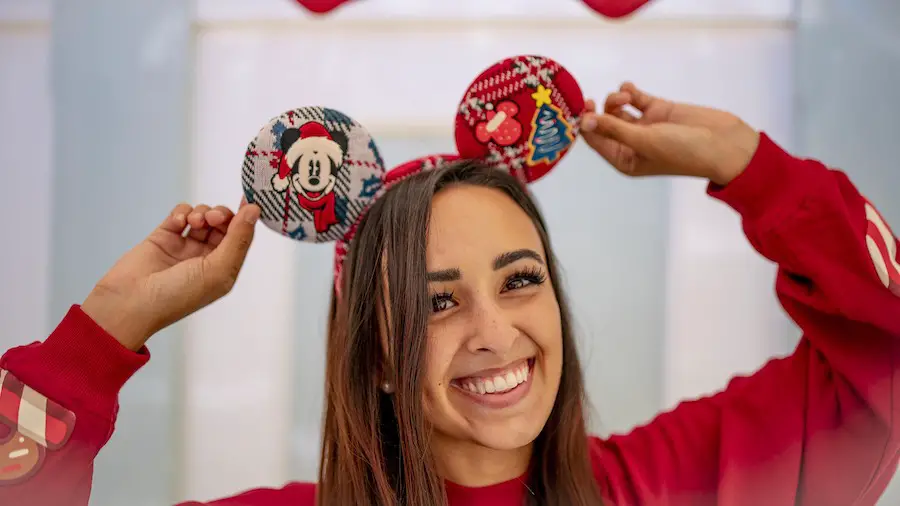 Very Merry And Fun Disney Holiday Merchandise Preview