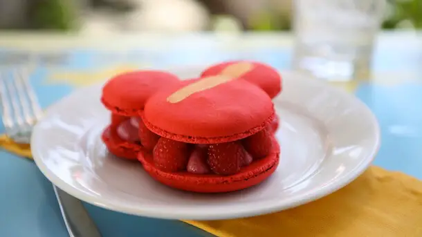 Delicious Mickey Raspberry Macarons To Make At Home!