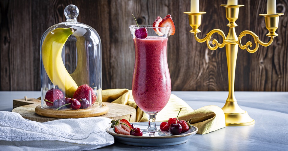 Try This Enchanted Red Rose Smoothie, It’s Delicious!