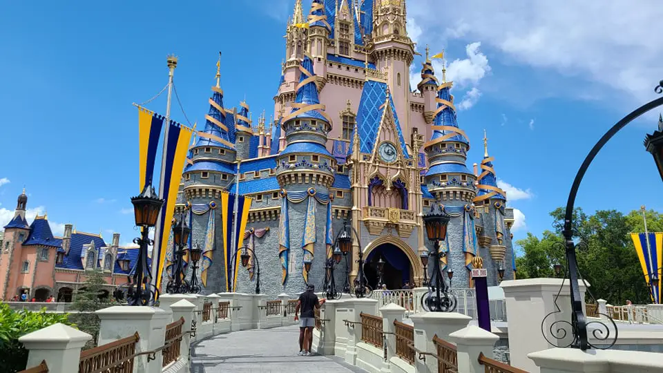 Magic Kingdom ranks 9th in Top 10 Best Amusement Parks