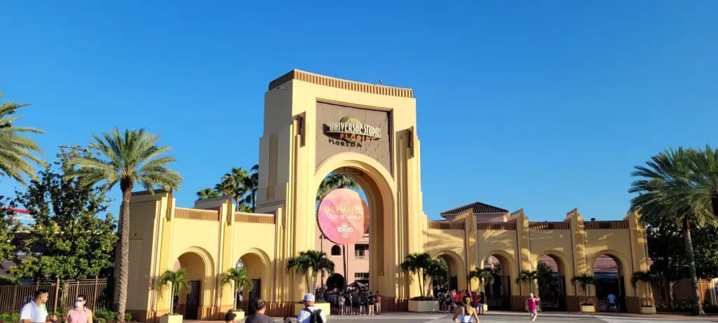 Universal Orlando updates its face mask policy