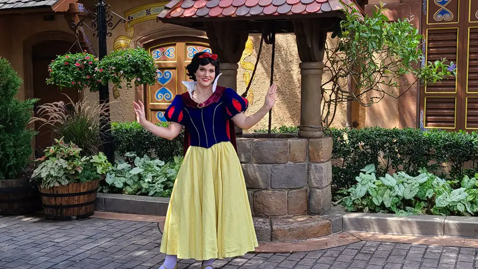 Snow White is appearing for socially distanced meets at Epcot