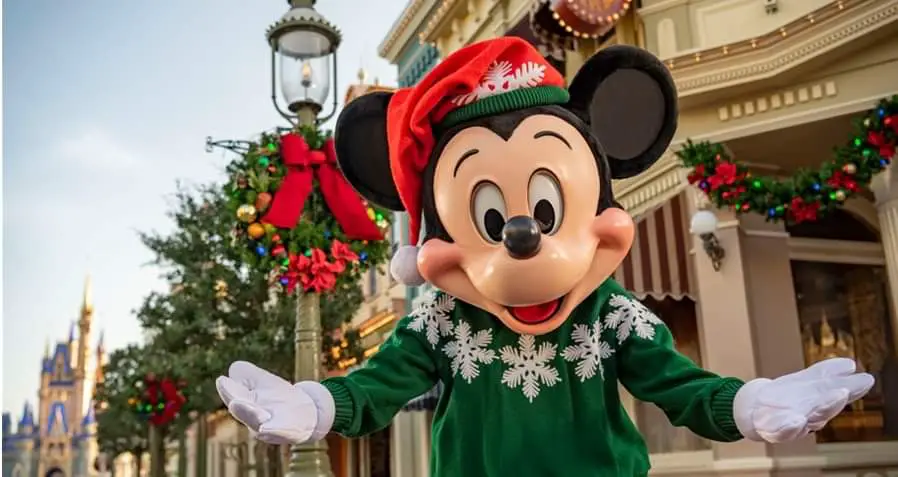Disney is hiring Holiday Decorators for Walt Disney World