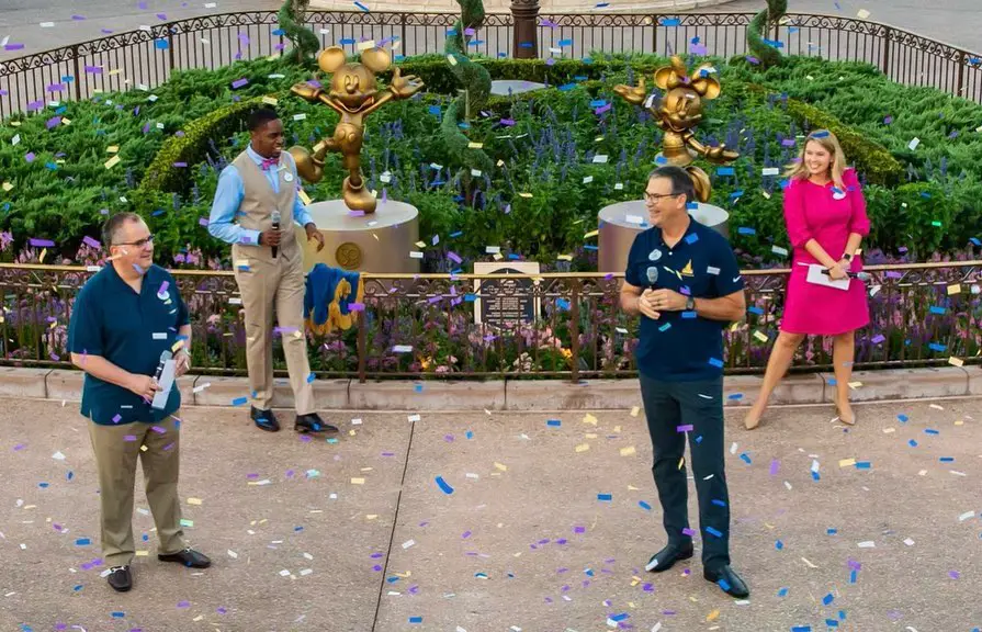 Disney dedicates Mickey & Minnie Fab 50 statues to Walt Disney World Cast Members