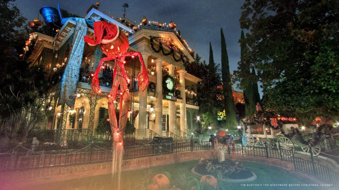 Disneyland Annual Passholders get to enjoy Haunted Mansion Holiday for an extra hour after closing