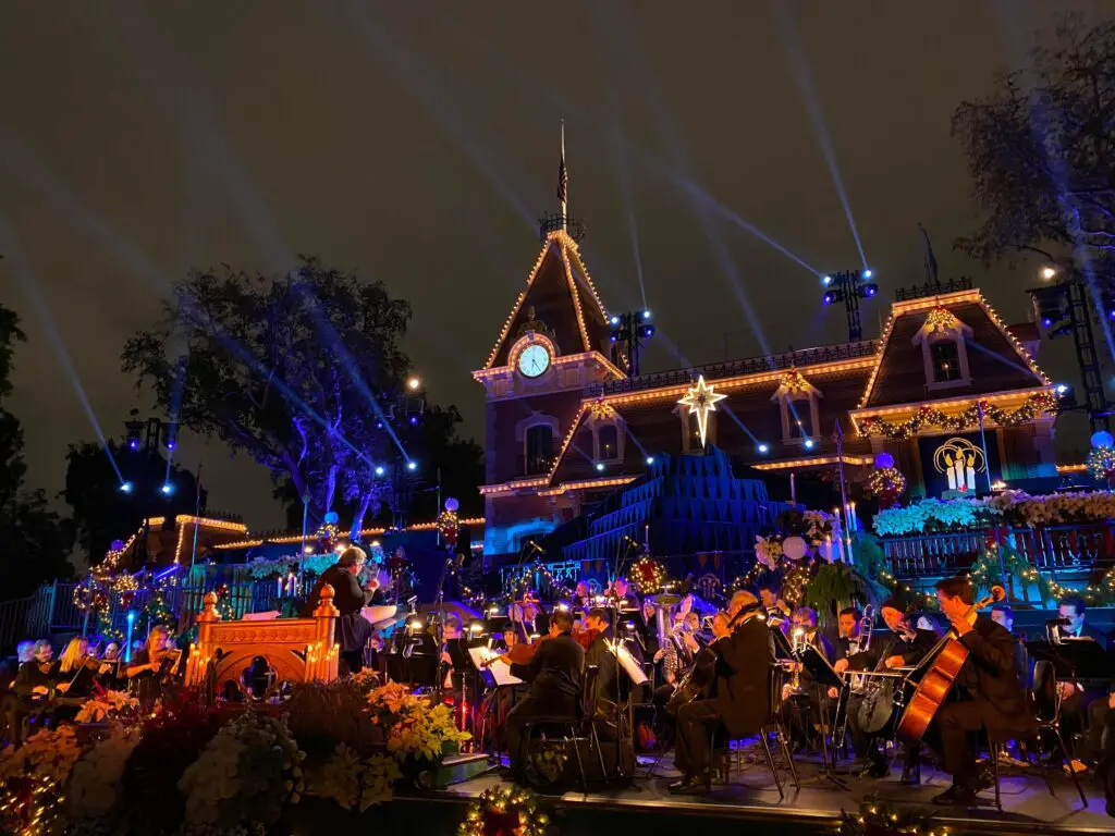 Dates for Disneyland's 2021 Candlelight Processional revealed