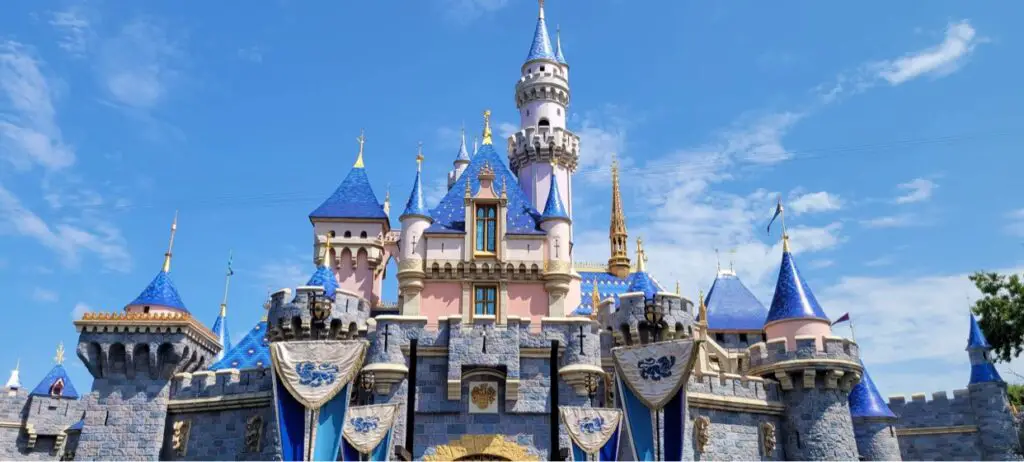 Main Street Electrical Parade is Returning to Disneyland