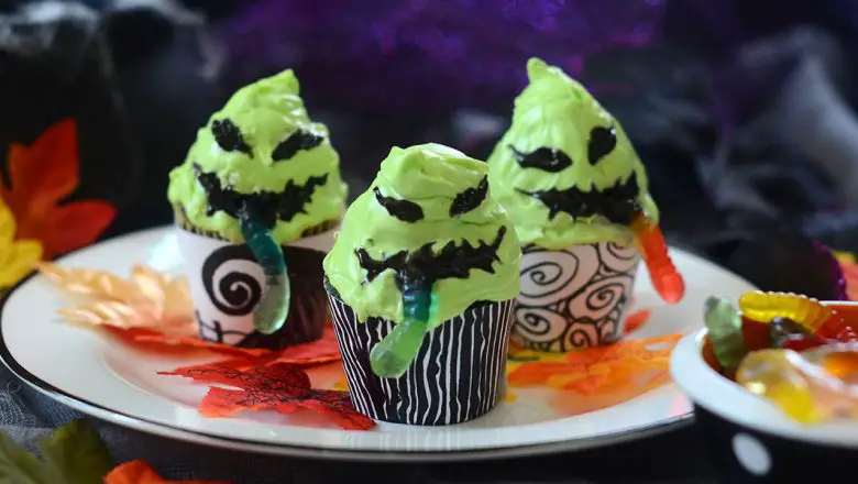 Spookily Delicious Oogie Boogie Gummy Worm Cupcakes To Bake This Halloween!