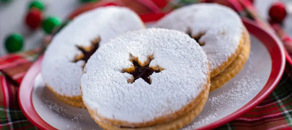 EPCOT International Festival of the Holidays - Holiday Cookie Stroll returns for 2021
