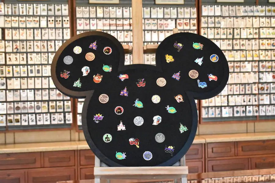 New way to Pin Trade at Walt Disney World with Mystery Boxes