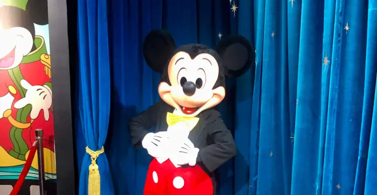 Mickey Character Meet and Greet Has Returned to Epcot