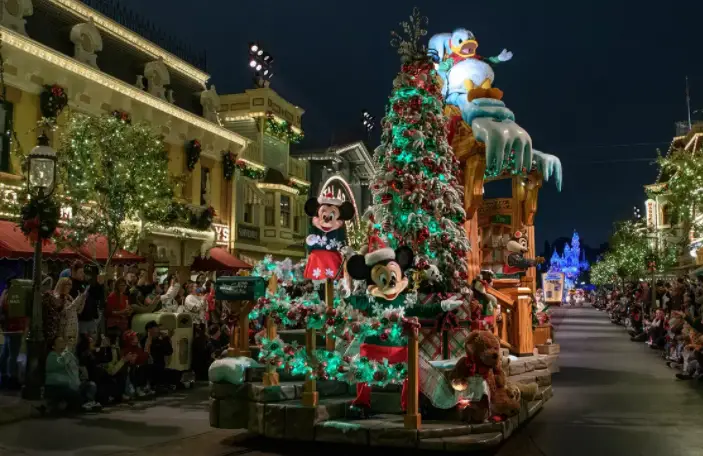 Festive Fun facts from the Holidays at the Disneyland Resort