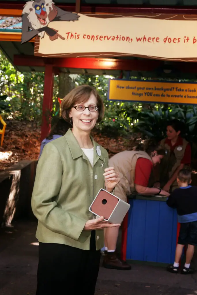 Disney's Dr. Jill Mellen receives Lifetime Achievement Award from the Association of Zoos and Aquariums