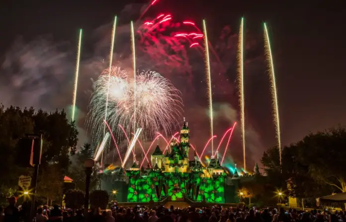 Holiday Magic Returns to Disneyland through January 9th, 2022