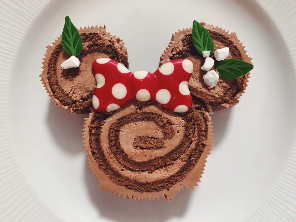 Adorable Minnie’s Yule Log From Disneyland Paris To Bake This Christmas!