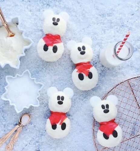 Mickey Snowman Cupcakes
