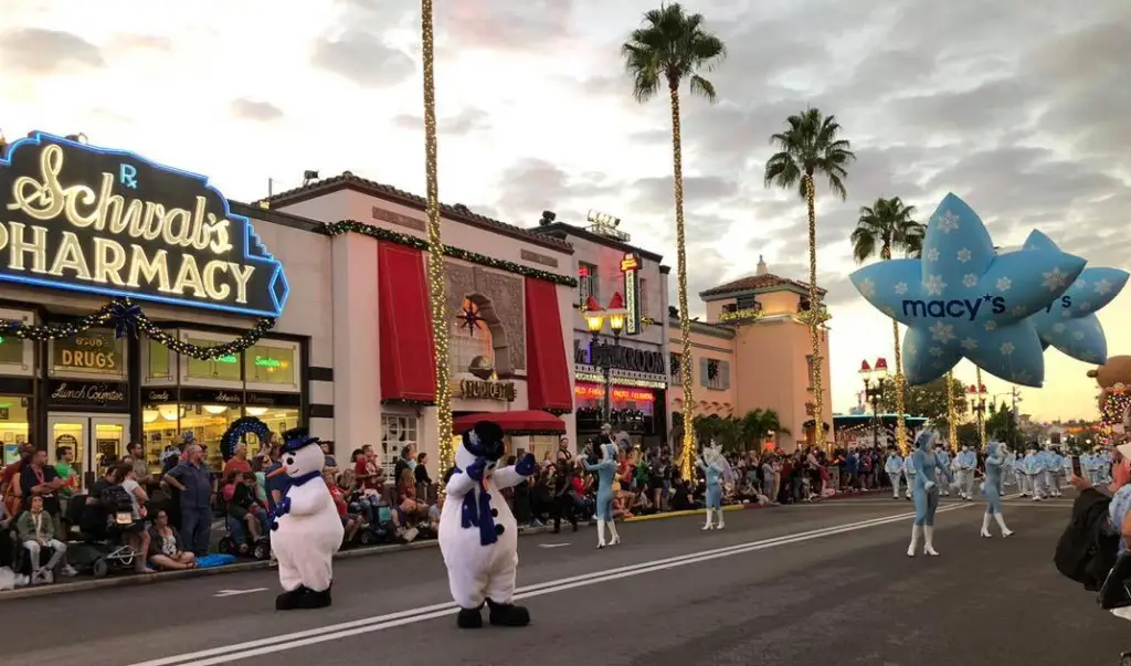 Macy's Holiday Parade returns to Universal Orlando