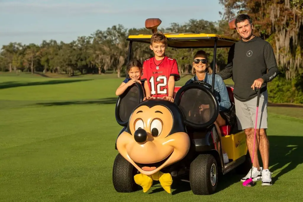 Pro Golfer Bubba Watson and his family visit Disney's Magnolia Golf Course