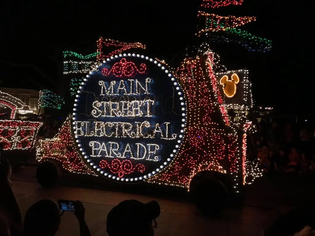 Main Street Electrical Parade Returning to Disneyland in 2022