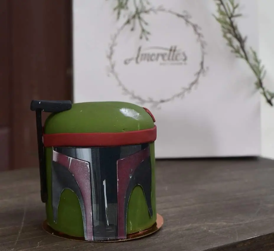 Book of Boba Fett Limited-Edition Petit Cake Spotted at Amorette's Patisserie