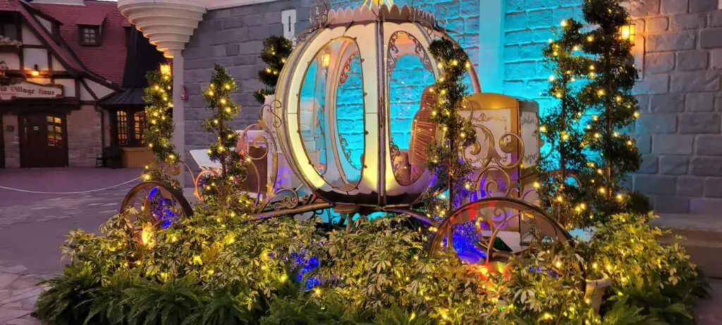 Cinderella's Royal Carriage returns to the Magic Kingdom for New Year's
